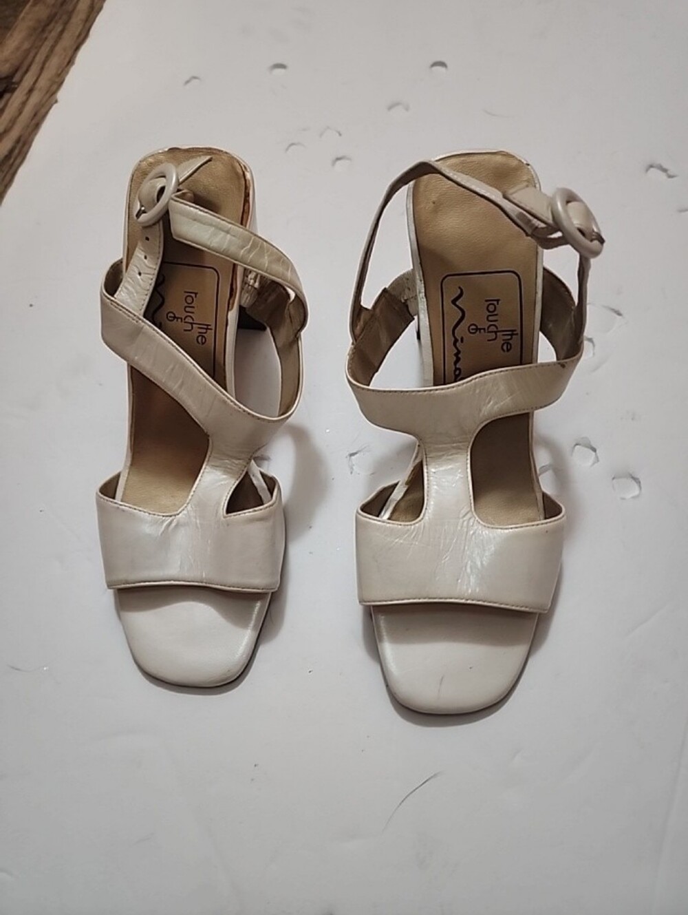 Vintage 1990s Nina Ivory Leather Sandals Size 5 1/2 M T Strap 3" High Heels